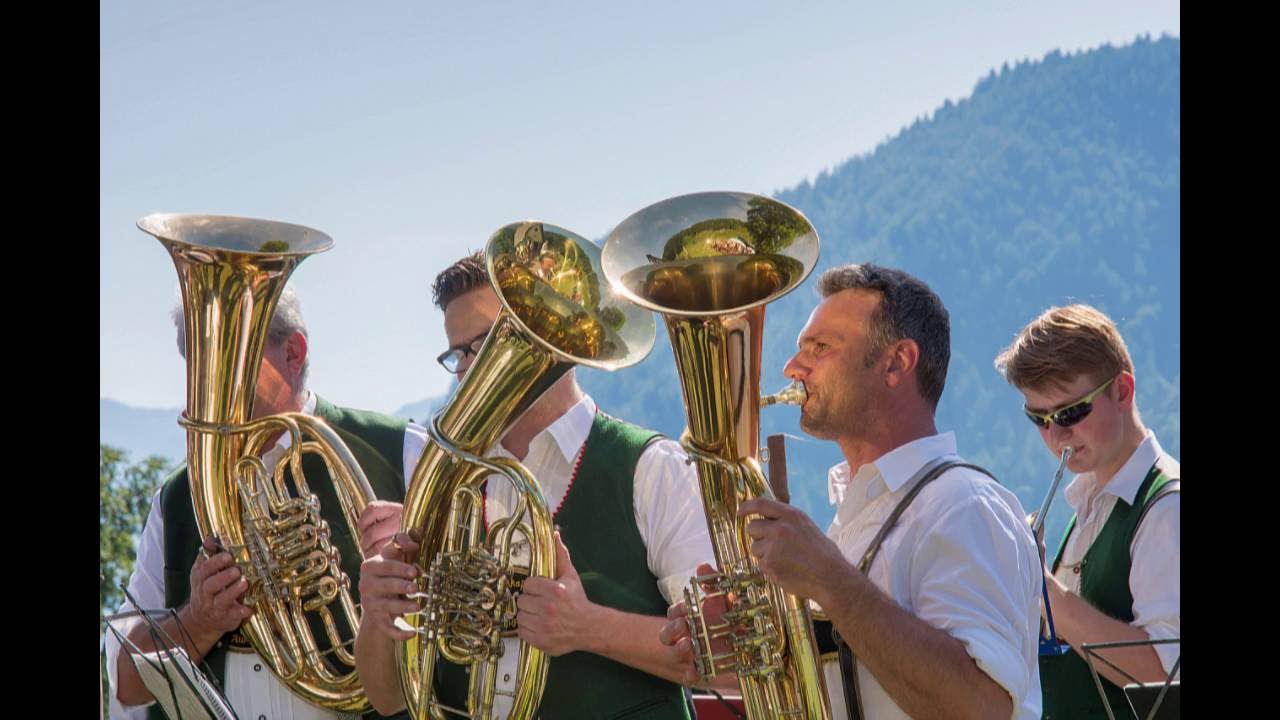 Almmesse auf der Steiner Alm am Fuße des Hochstaufen
