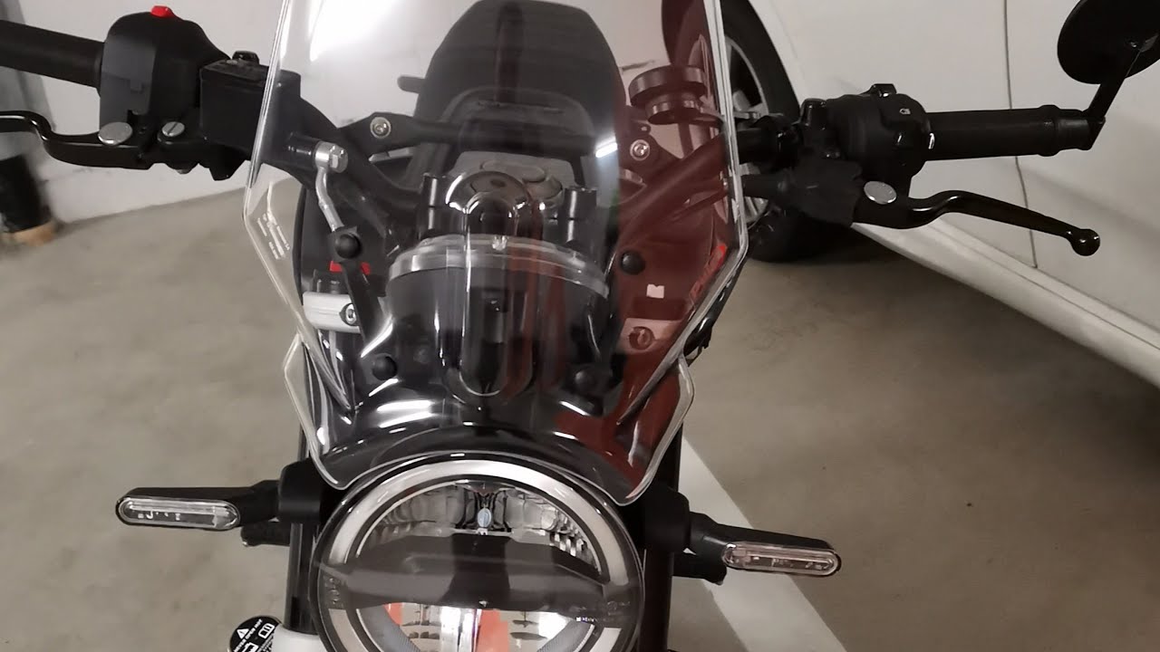 Husqvarna 401 - Install Puig New Generation Sport Windshield