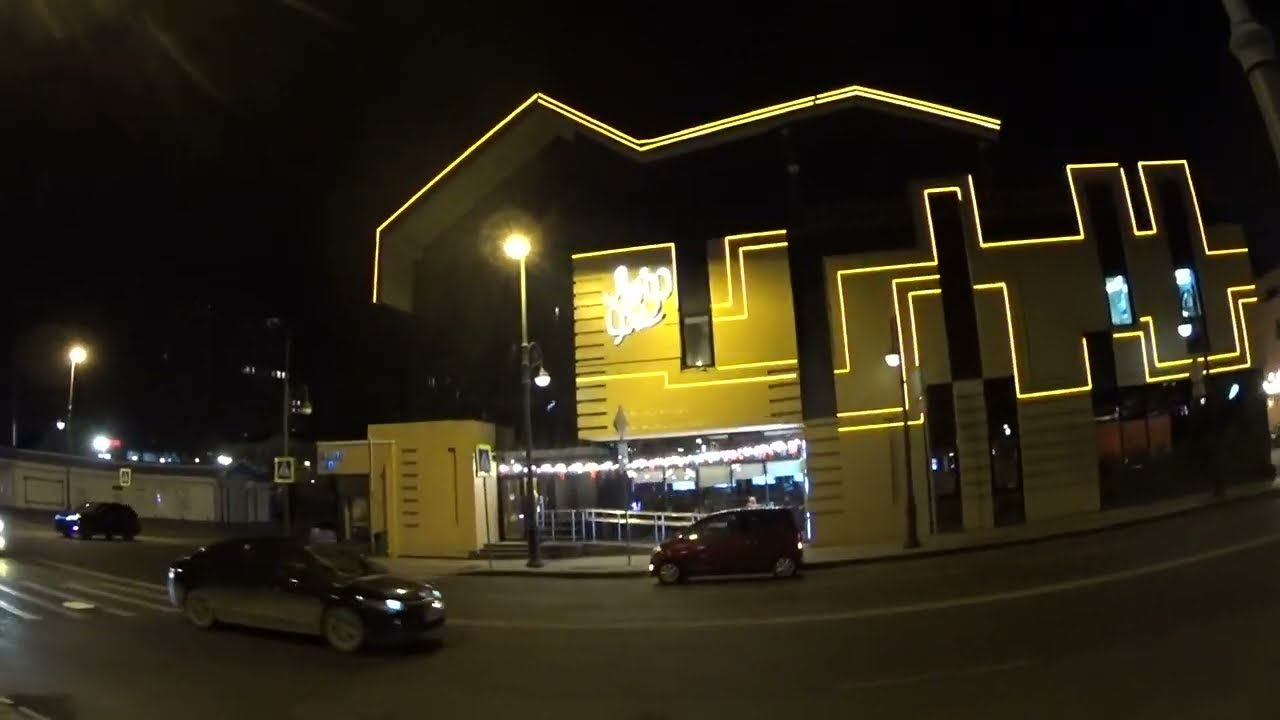 ВЛАДИВОСТОК. Вечерняя прогулка по центру города. Спортивная набережная. Амурский залив. Апрель 2022.