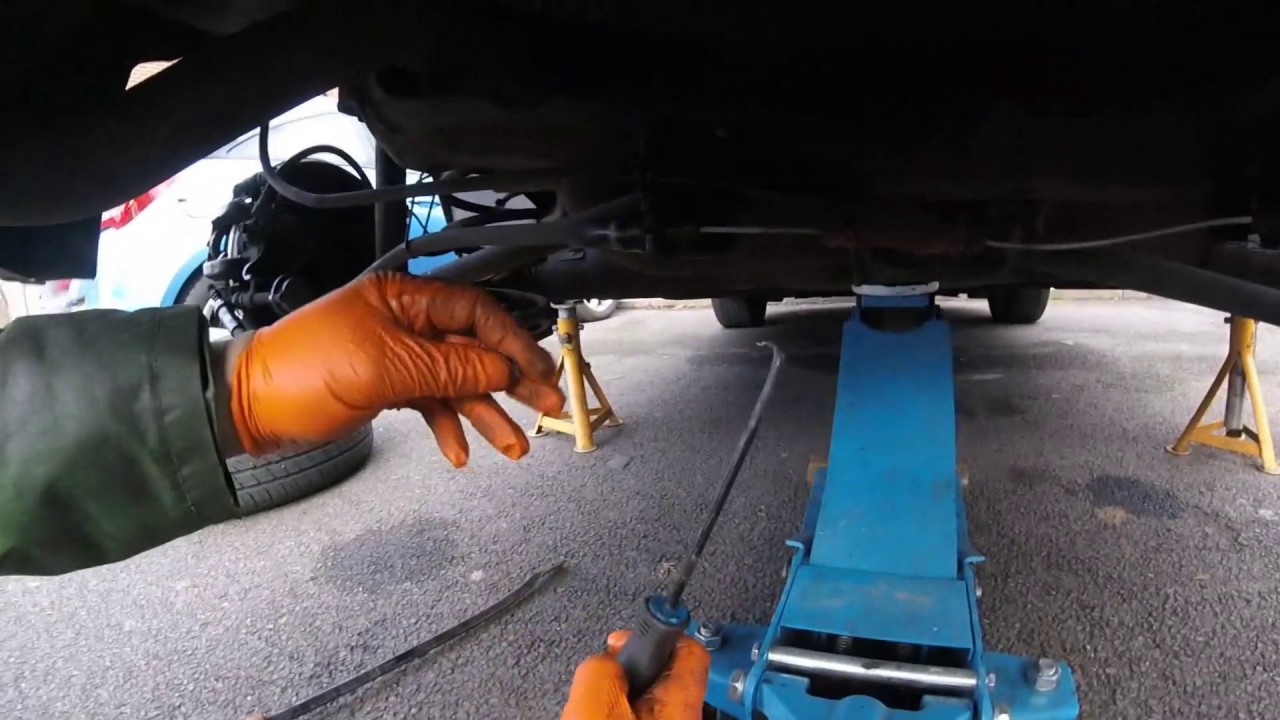 How to change the parking brake cable Opel Astra / Как поменять трос ручника Opel Astra