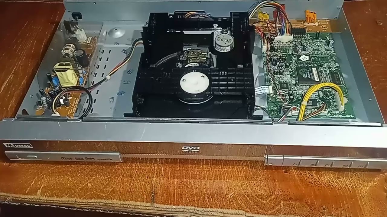 Разбираем dvd плеер mustek: Узнать причину почему он не работает