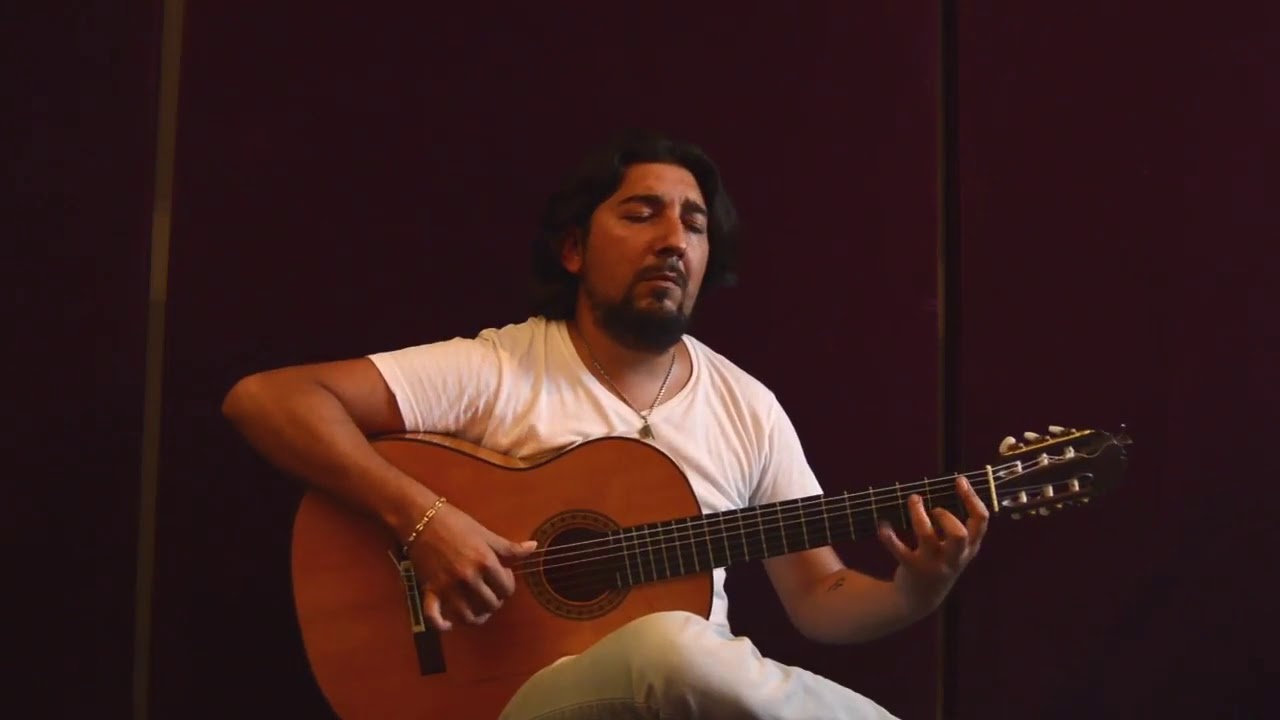 Manuel Reyes 1990 guitar played by Antonio Rey