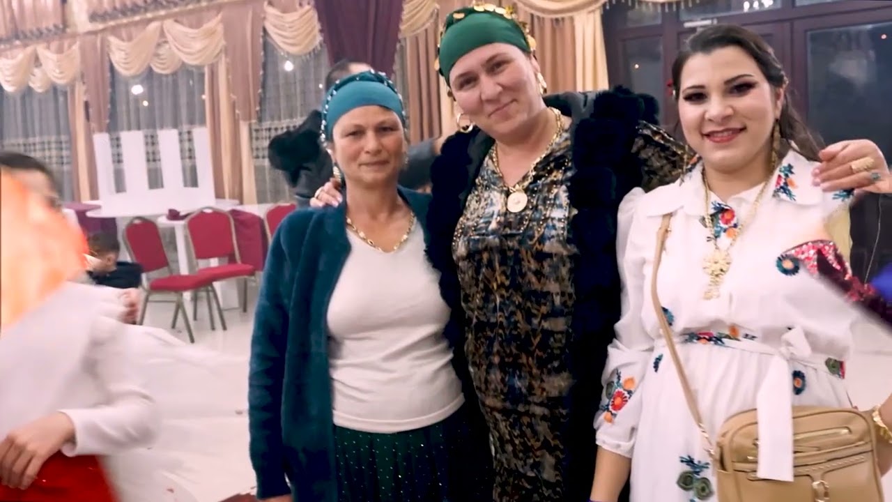 LOGODNA BAYRAM SI LUSY 01
