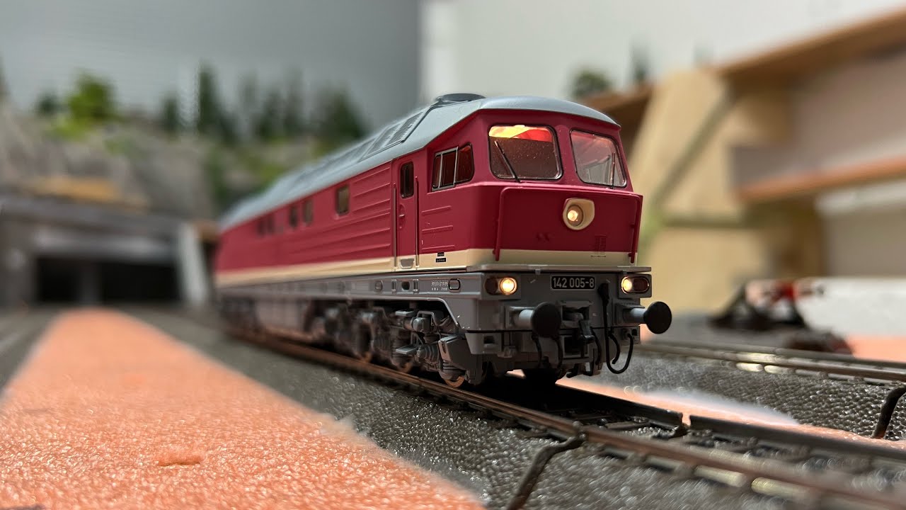 Piko 52779 Br142 Ludmilla voor Marklin