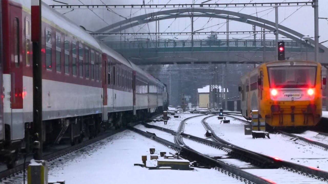 Cargo Kocour, motorová lokomotiva řady 742 na vlaku EC (FHD)
