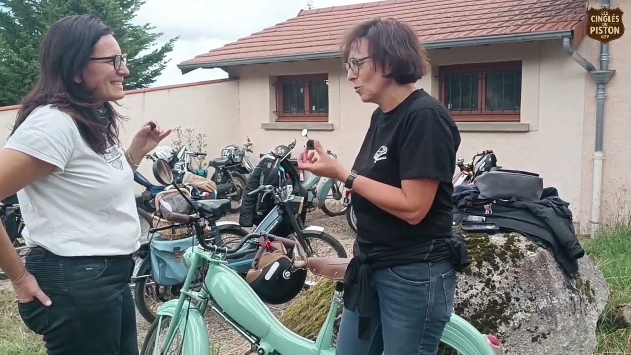 𝟰𝟮𝗧𝗩 Les Cingl&eacute;s du Piston | Balade R&eacute;tro en Mobylette 🚲💨