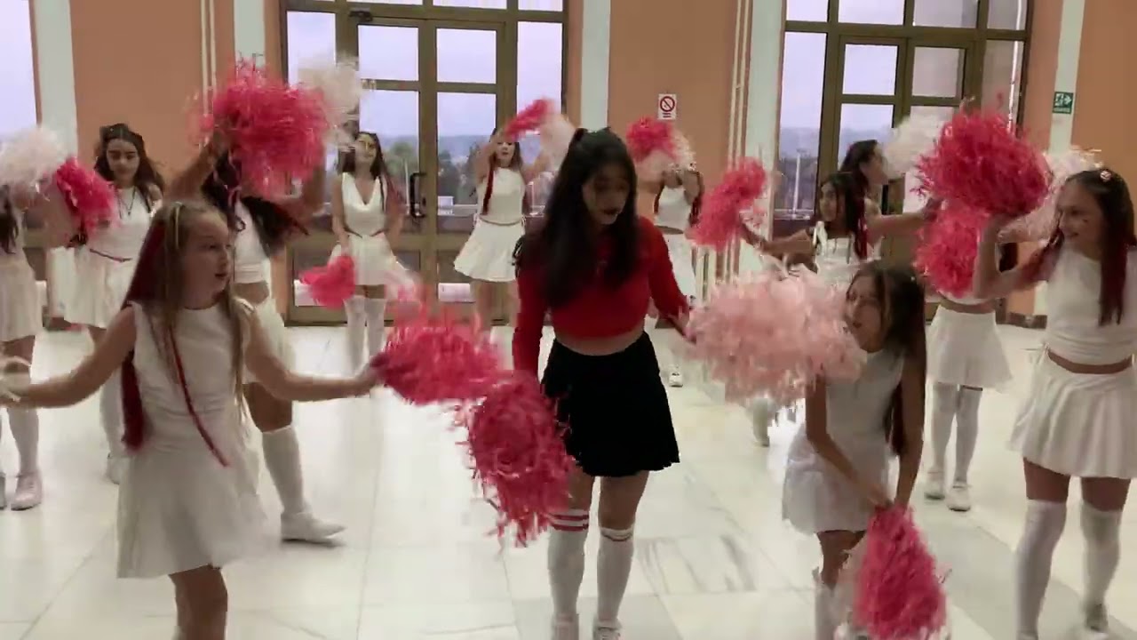 Majoretele “Ice Pearls” de la Școala Pușcași; prof.instr. Ciolacu Mirela ; Iași 2025 