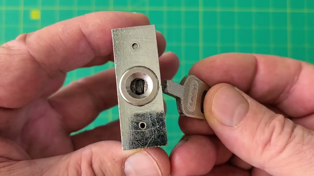 How to Quickly Remove a Broken Key from a Lock