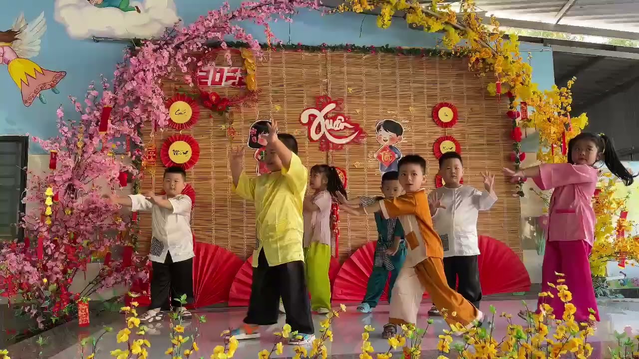 Cherry nhảy chào xuân Ất Tỵ