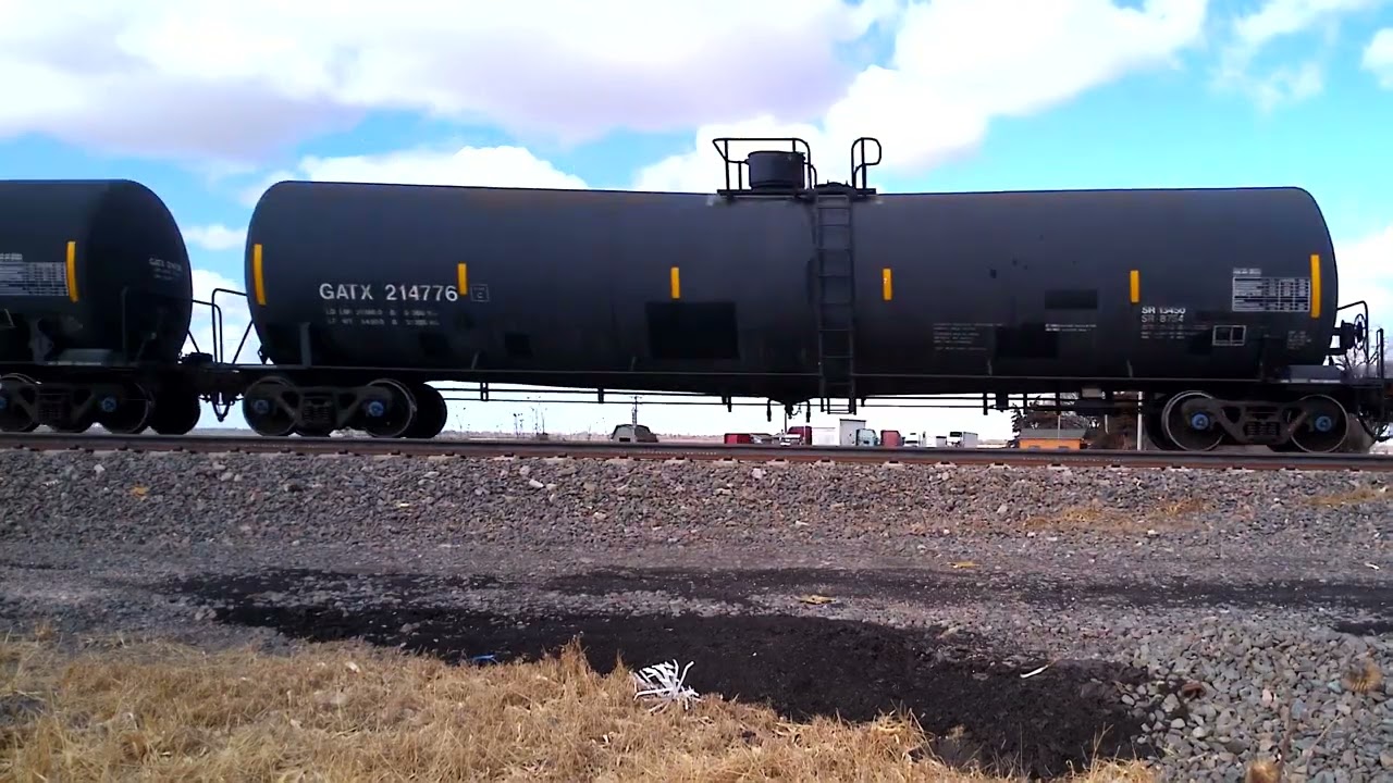 UP 6477 leading manifest train going east to Gibbon 