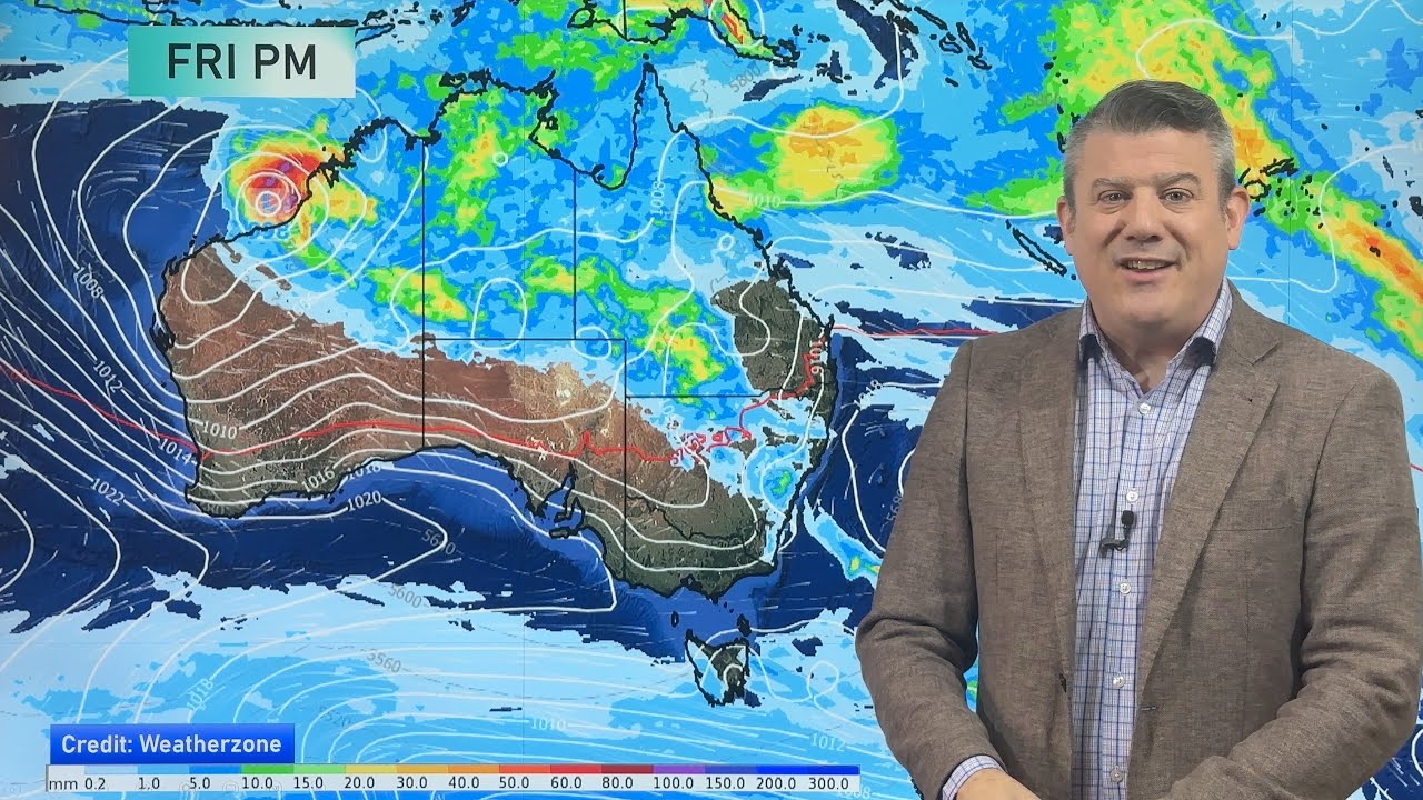 Oz: Tropical showers expand, as stubborn southern dry holds on