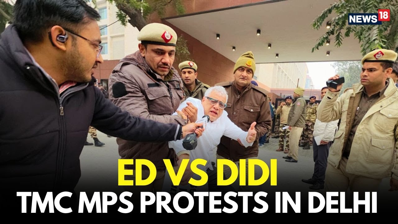 Breaking: Mahua Moitra, Derek O&rsquo;Brien Manhandled as TMC MPs Protest in Delhi | LIVE-N18L