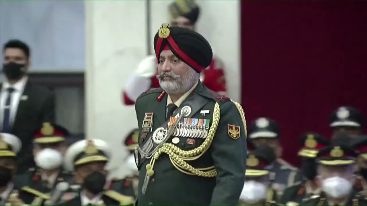President Kovind presents Uttam Yuddh Seva Medal to Lt. General Kanwal Jeet Singh Dhillon, YSM, VSM