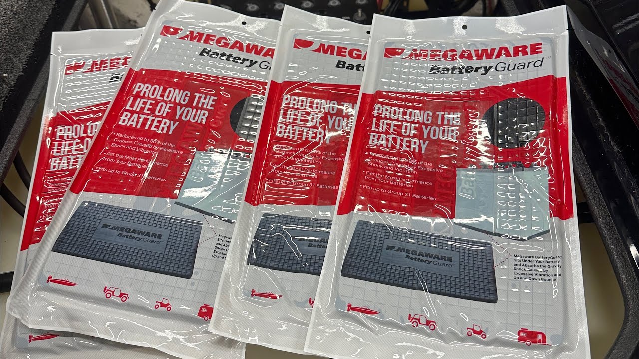 Установка моих морских аккумуляторов Deka Marine Master с защитными кожухами Megaware Battery Gua...
