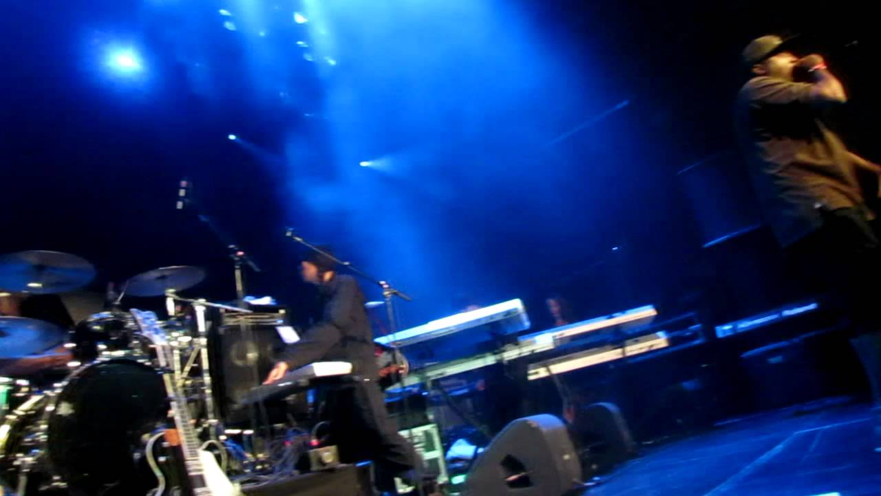 B.o.B -- Just A Sign LIVE at Cause Festival 27-06-12 , Amsterdam