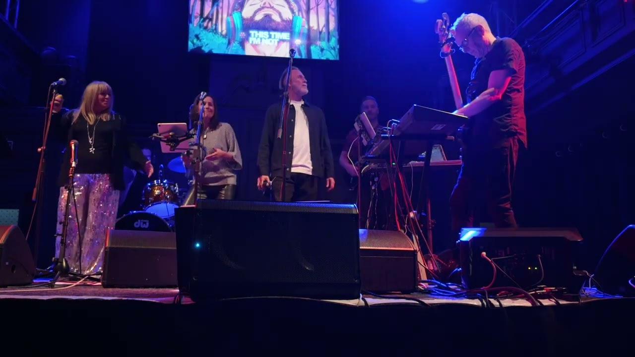 Chimpan A   Wolves (Live)