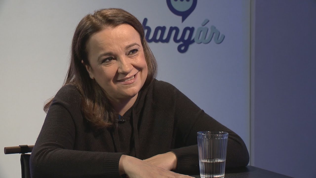 Náray Erika a hangárban