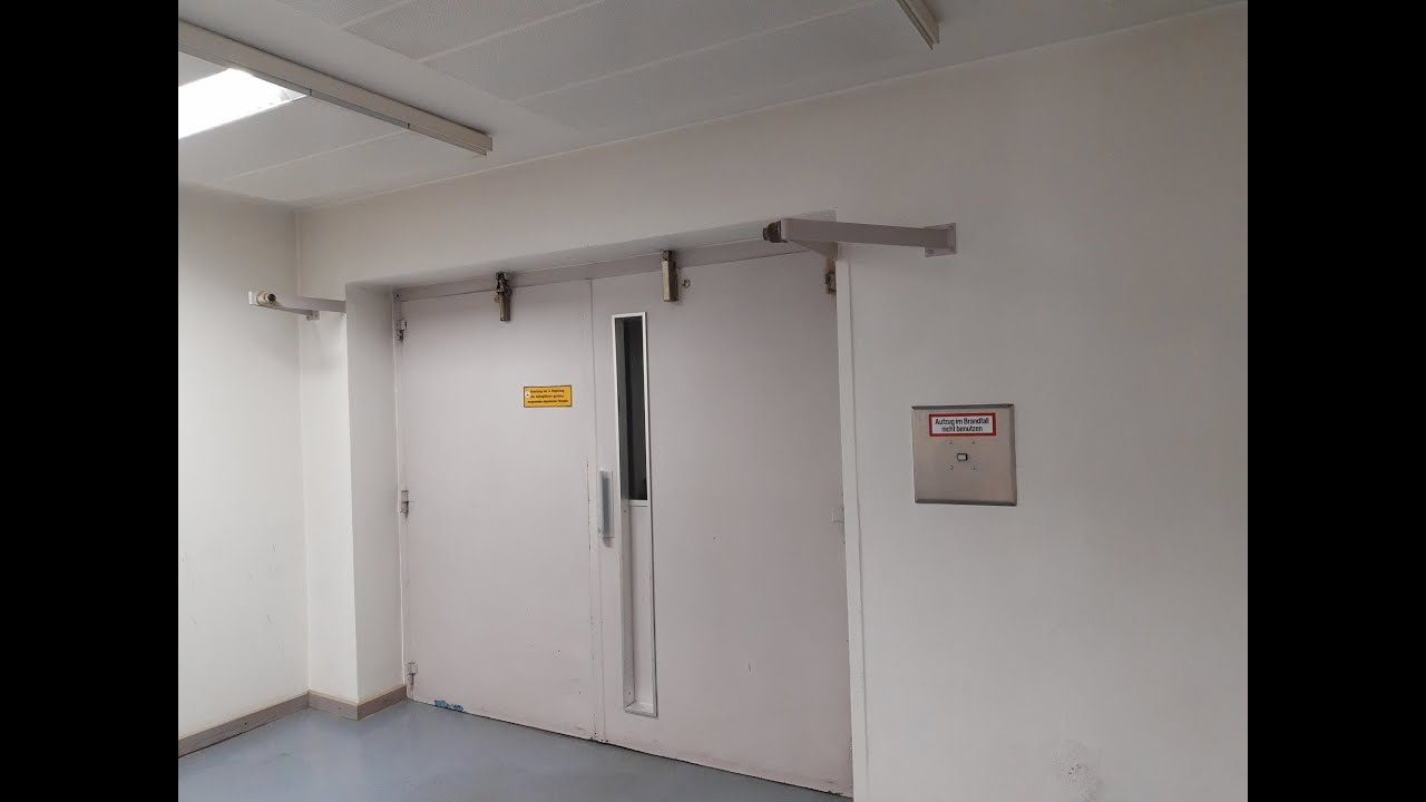 Amazing 1958 Rud.Prey freight elevator at Neues Rathaus Kiel, Germany