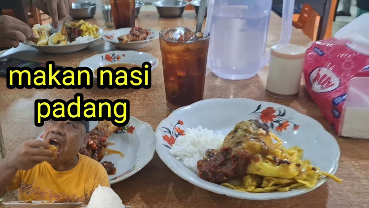 Makan nasi padang hari ini