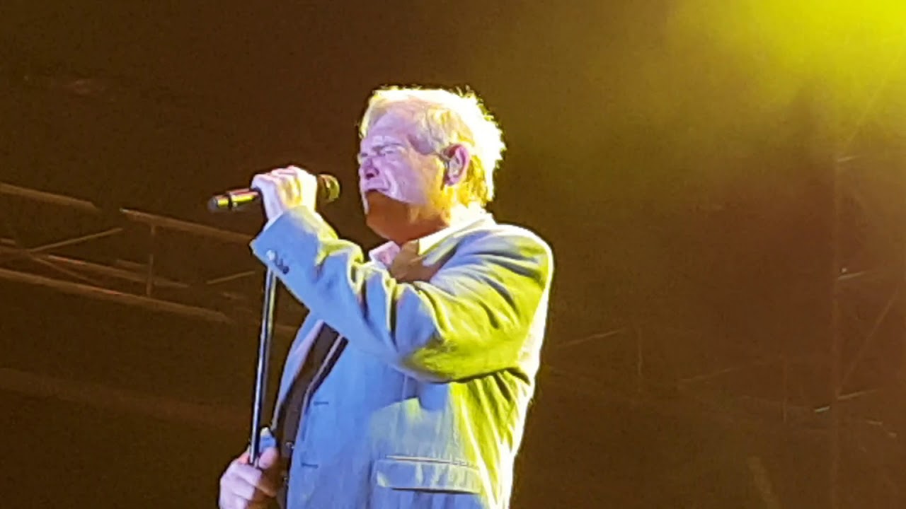 You're The Voice - John Farnham - Red Hot Summer Tour - Jacob's Well - 170218