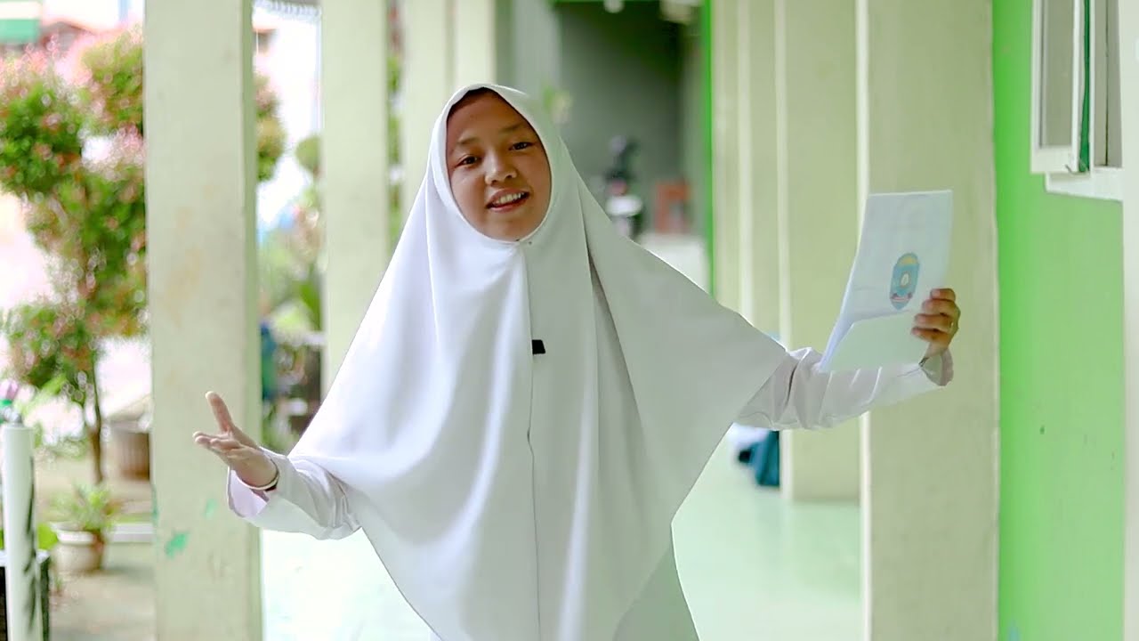 "Terima Kasih Guruku" karya Surayanti.  Nabila Zahira