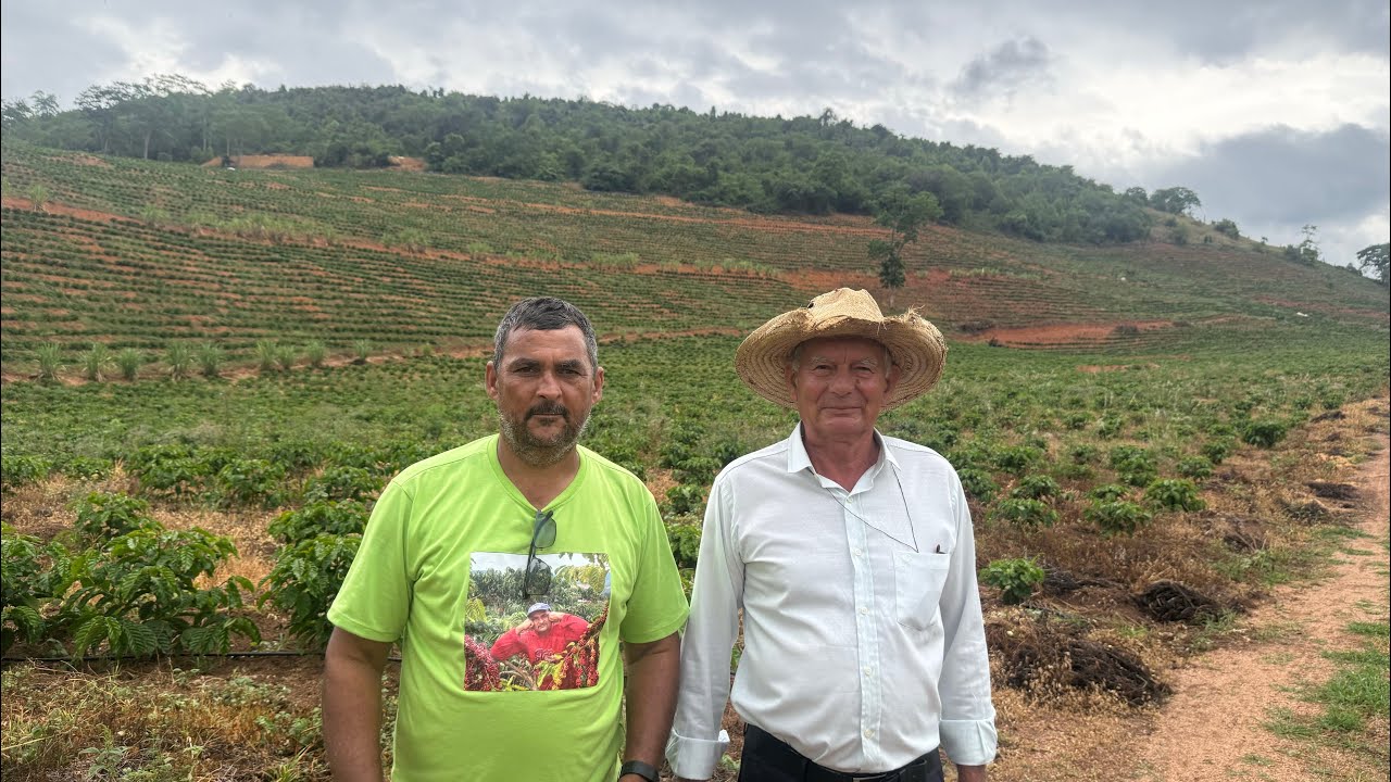 Vejam lavoura que tinha acro vermelho agora o proprietário ta rindo atoa kkkkk