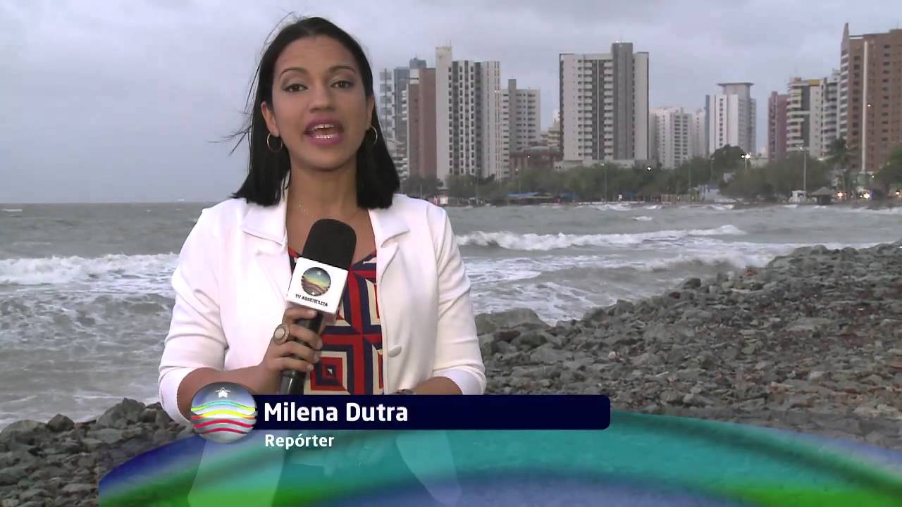 Maré invade bares da praia da Ponta d'Areia em São Luís