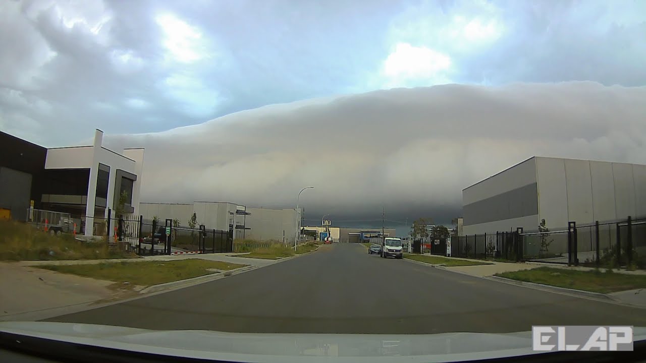 DASH CAM AUSTRALIA, VICTORIA, MELBOURNE. Driving  through a wild tornado-like storm.