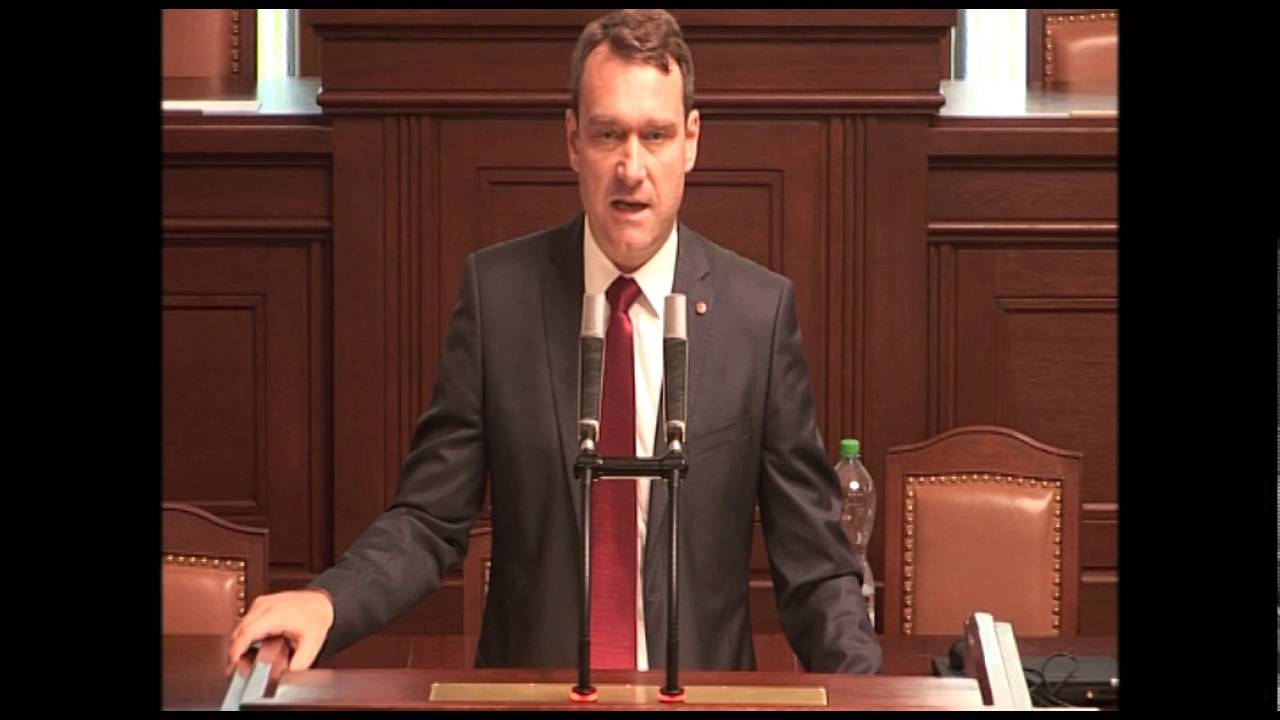 Radim Fiala: Navrhujeme zru&scaron;en&iacute; z&aacute;kona o EET