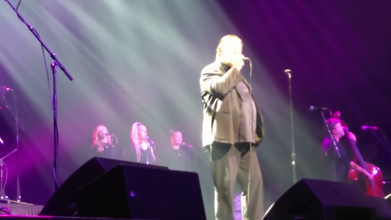 Russell Crowe Take This Waltz Tulsa Ok 8-17-2024