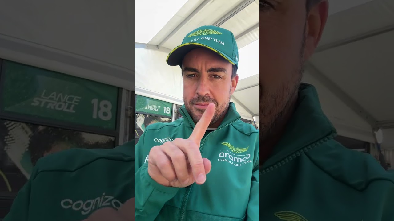 FERNANDO ALONSO haciendo 'MEWING'