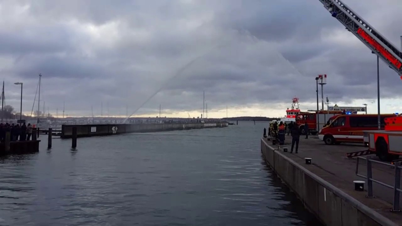 Einlaufparade der Seenotrettungskreuzer Berlin (neu), Nis Randers und Berlin (alt) in Laboe