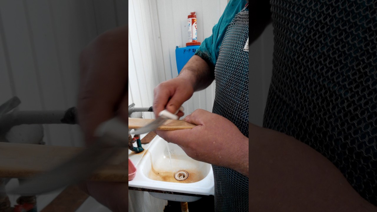 Обвальщик мяса точит нож. ( часть 2) как правильно и профессионально точить нож