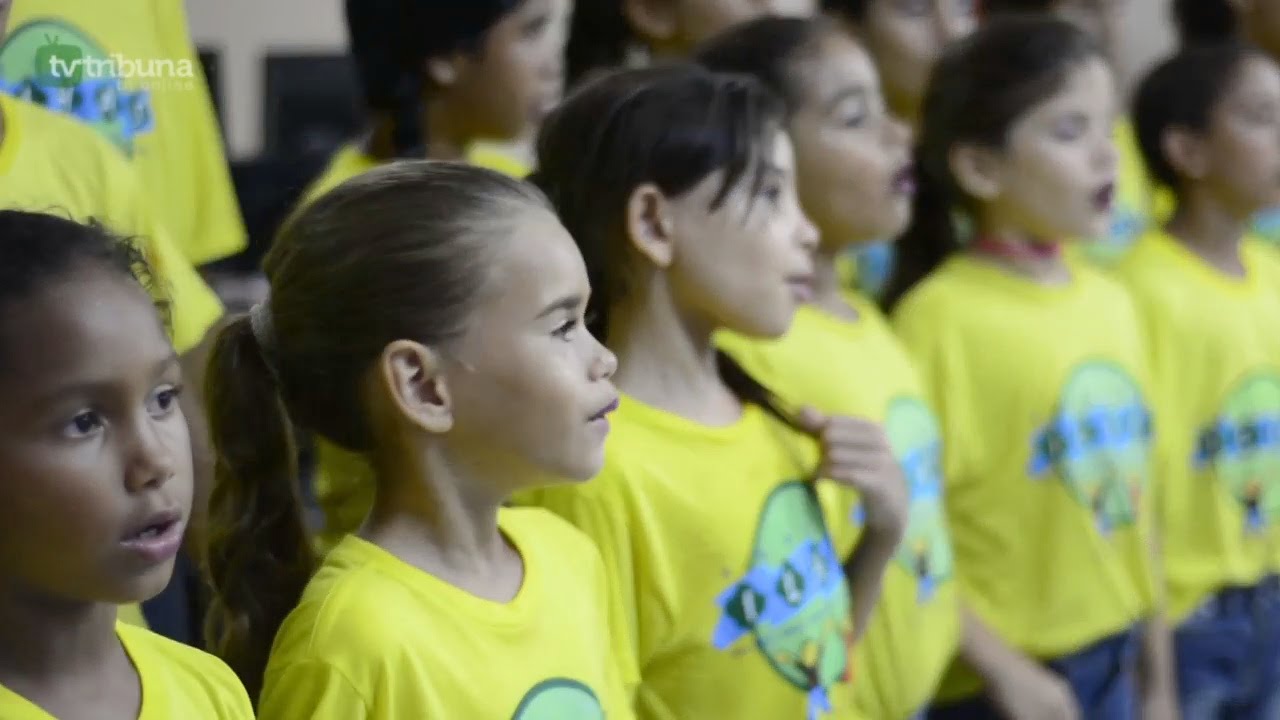 [TV TRIBUNA] Coral do Projeto Ilhas visita redação da TN