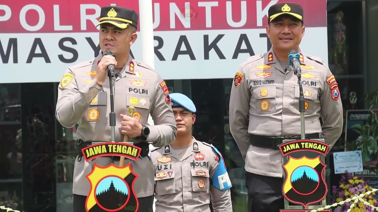 Tradisi Pedang Pora Pengantar Tugas AKBP Rosyid Hartanto, S.H., S.I.K., M.H.
