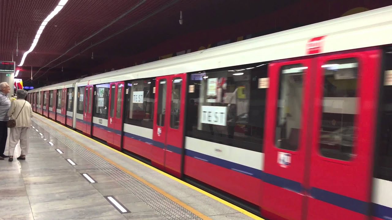 Pociąg Alstom na drugiej linii metra / Second line Warsaw underground