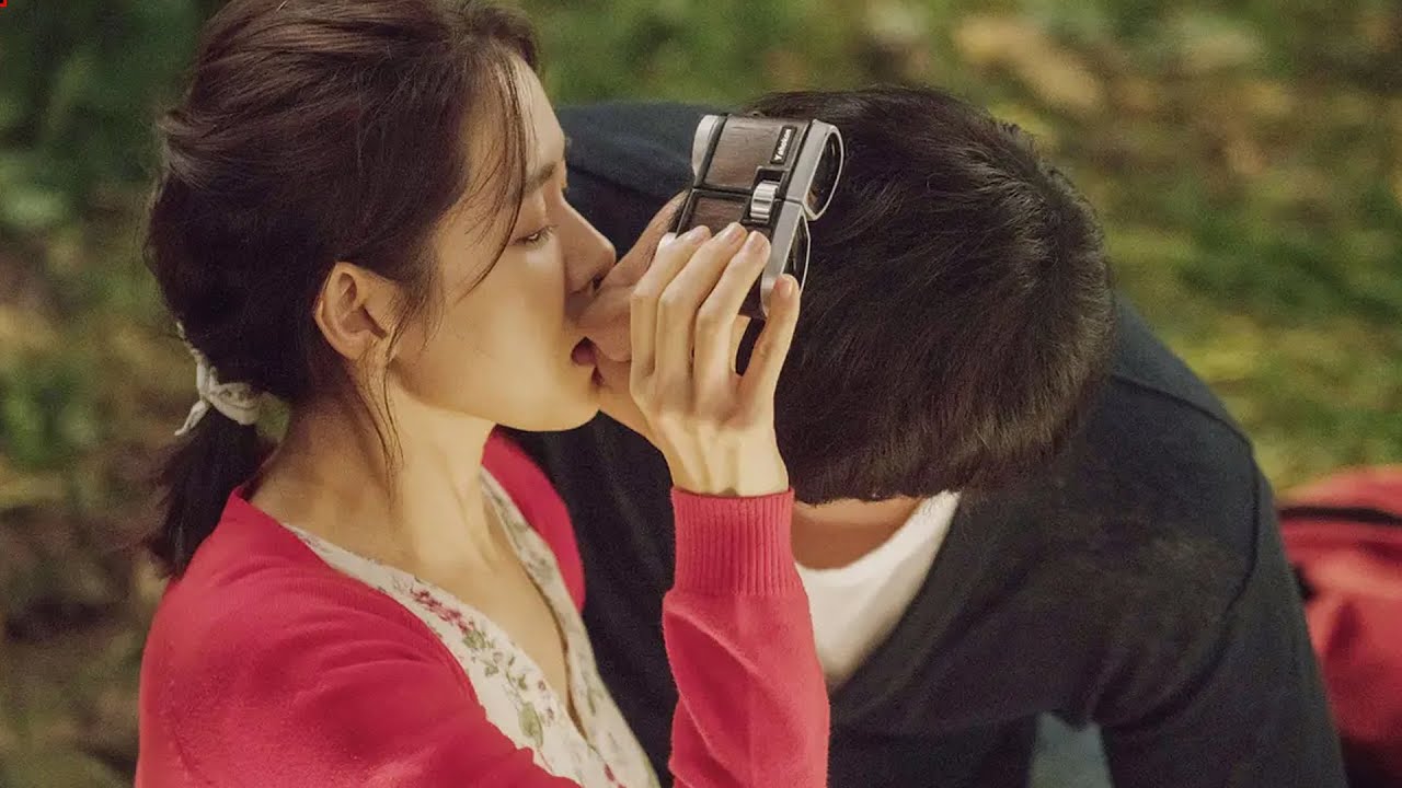 A two-way running crush in the end can be how sweet, love movie#film #love