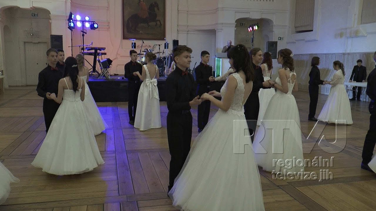 Ve francouzském stylu nachystala Základní škola Valtice svůj ples