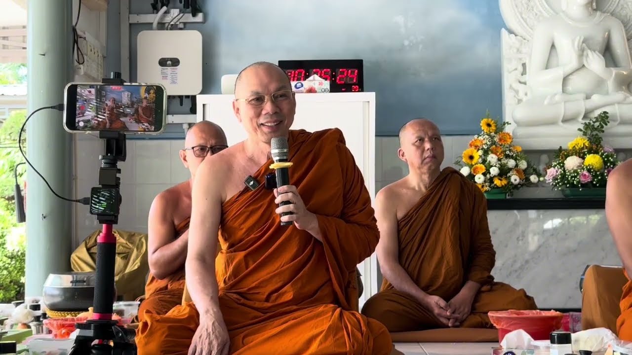 24/01/26 - Dhamma talk by Chao Khun Somchat at Dhamma Light Meditation Centre. 