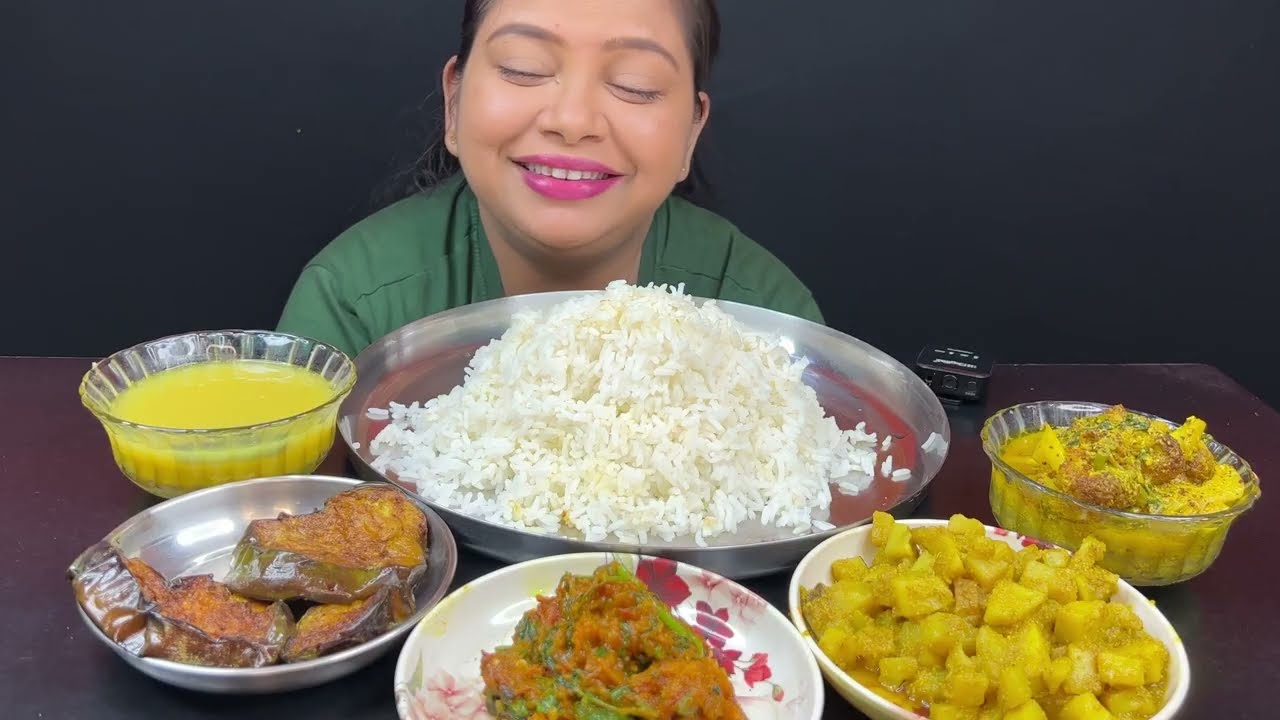 Bigbites, Eating Rice With kumro vorta, Dak, Aloo Posto, Begun Vaja, Sorshe Fulkopi।।