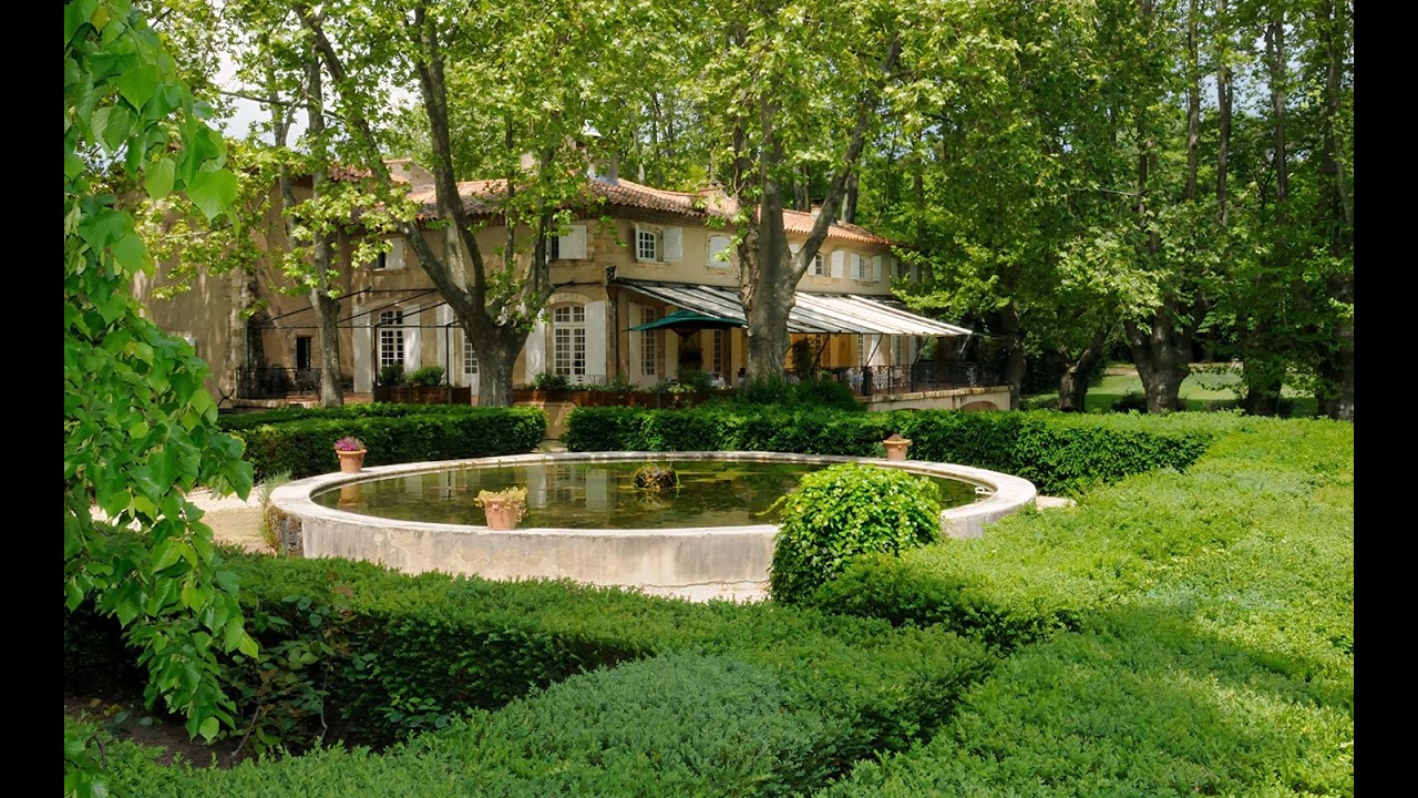 Authenticité dans une bastide provençale au Moulin de Vernègues Hotel & Spa près d'Aix en Provence