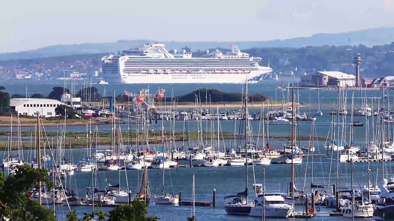River Hamble and the Solent on a Busy Saturday afternoon. 02/06/18 Timelapse.