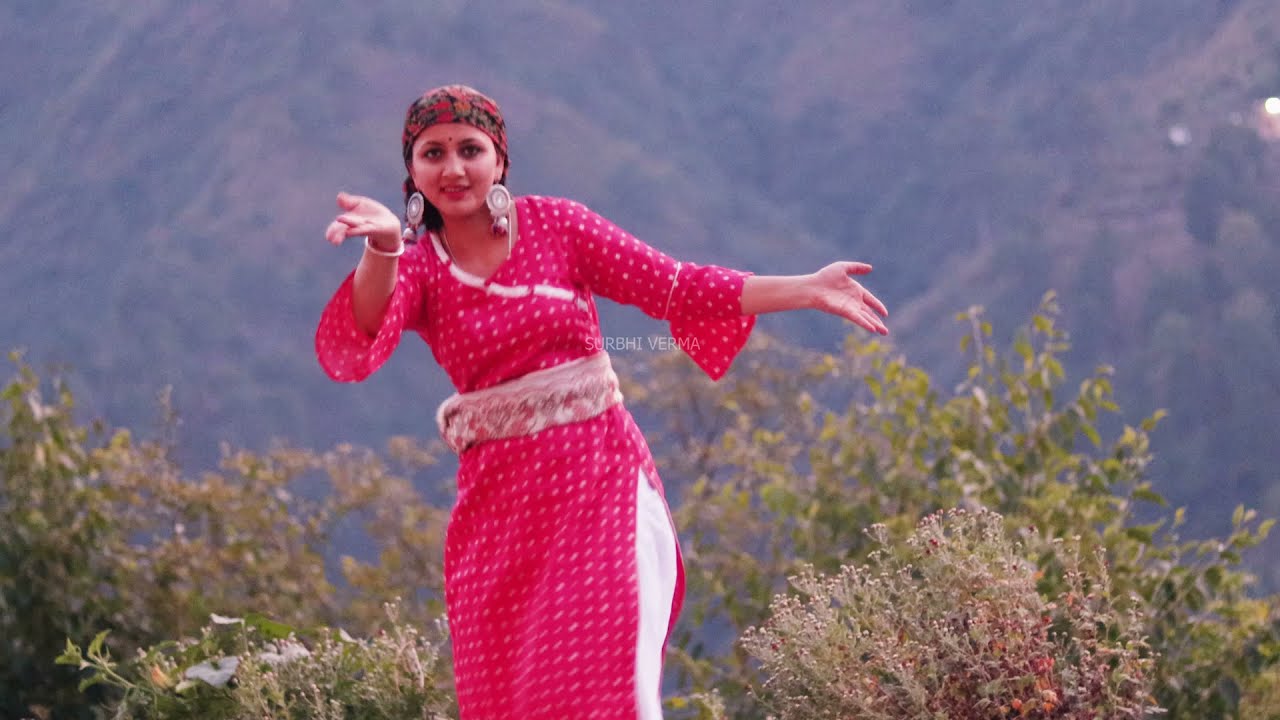 Surbhi Verma Pahari Nati Dance on Madhubala Meri Bathniye Nati 2021/2022