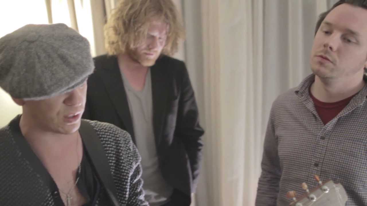 Foy Vance performs Dark Horse - Location Music TV