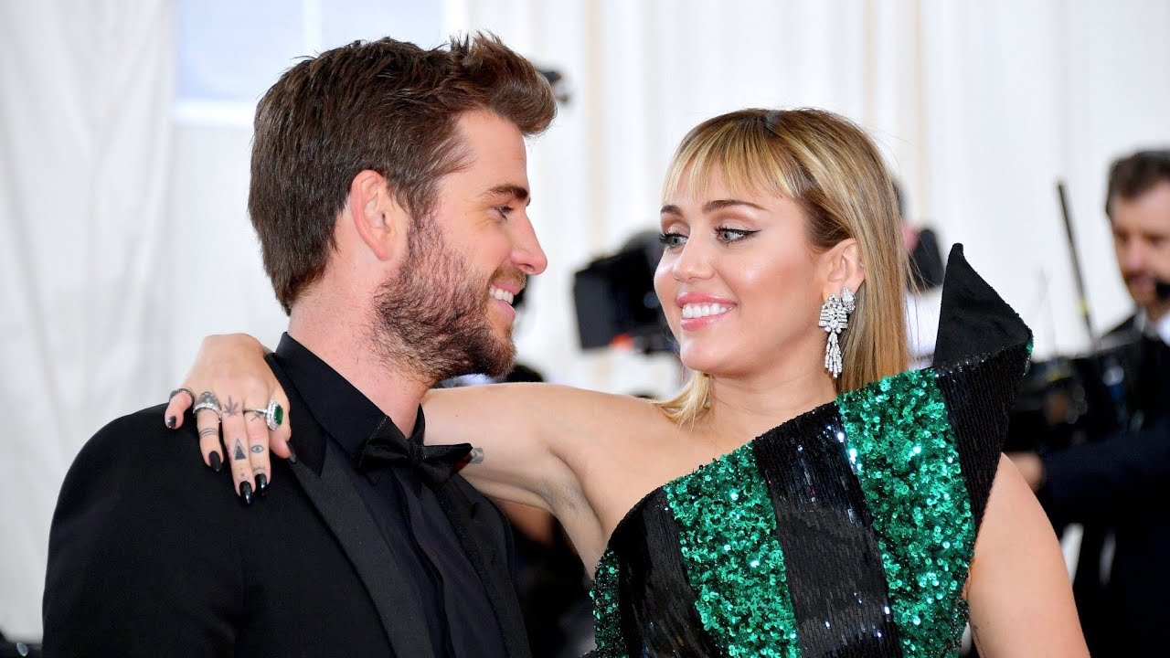 Miley Cyrus & Liam Hemsworth - Met Gala 2019 Pink Carpet