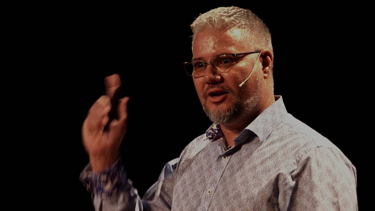 I ♥ E-Poetry: Discovering Digital Media Poetry | Leonardo Flores | TEDxUPRM