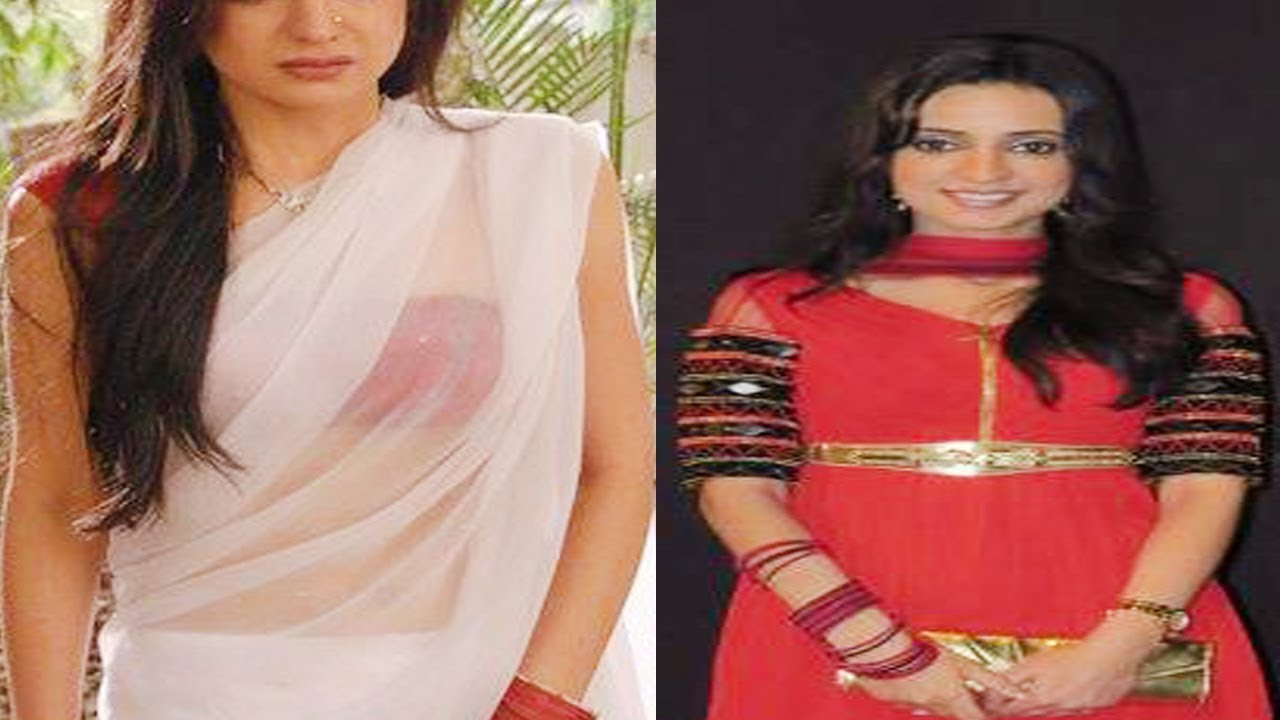 Television Celeb Sanaya Irani at Red Carpet of 'CID Veerta Awards