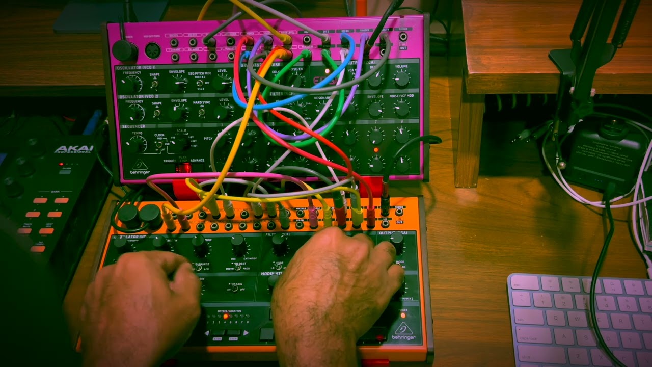 Behringer Crave and Edge - Performance using single sequence and patch #behringercrave#behringeredge