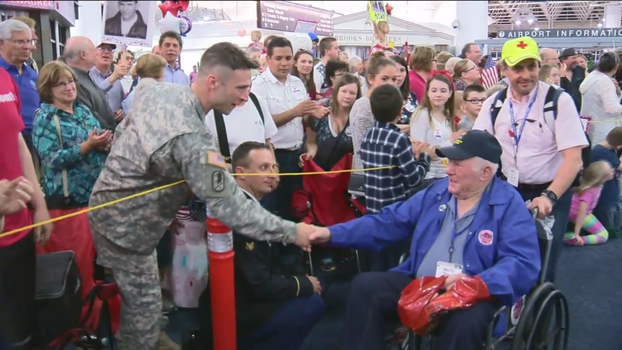Veterans return to Milwaukee after Honor Flight