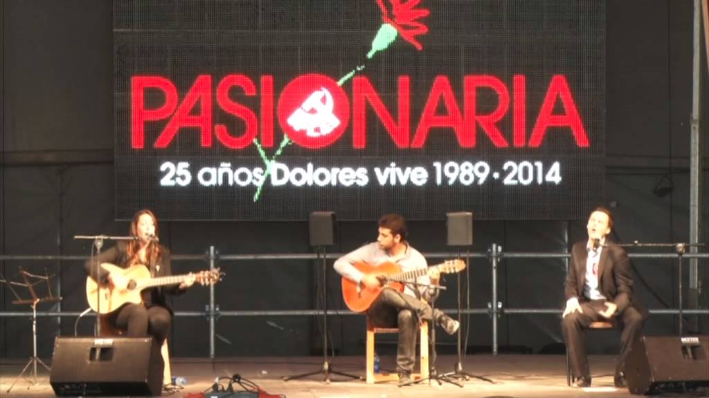 Lucía Sócam y Juan Pinilla en homenaje a Dolores Ibarruri